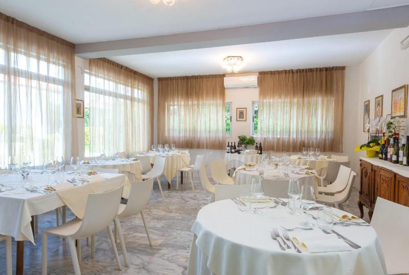 Amarina Hotel Марина-ди-Пьетрасанта Экстерьер фото