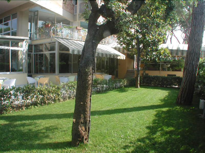 Amarina Hotel Марина-ди-Пьетрасанта Экстерьер фото