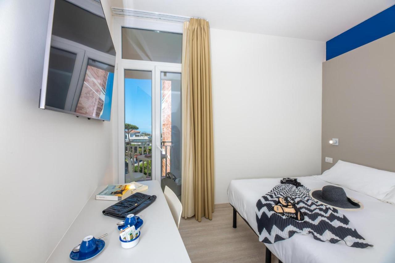Amarina Hotel Марина-ди-Пьетрасанта Экстерьер фото
