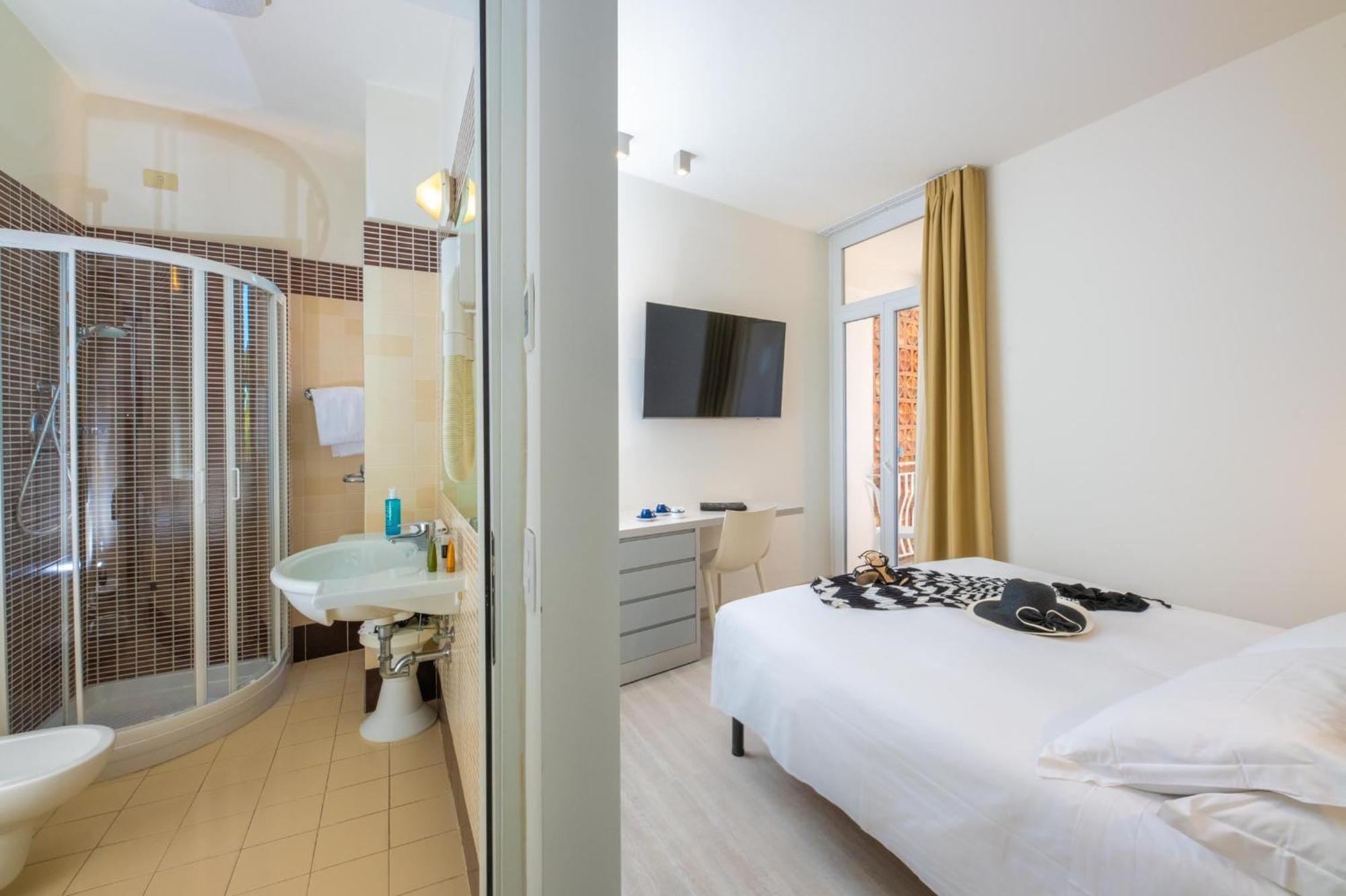 Amarina Hotel Марина-ди-Пьетрасанта Номер фото